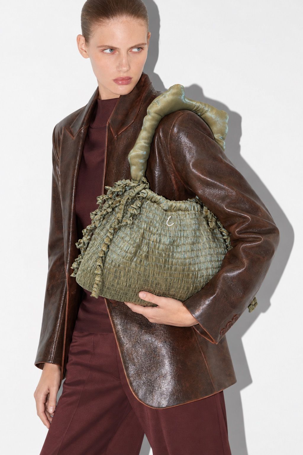 VIO Olive 4